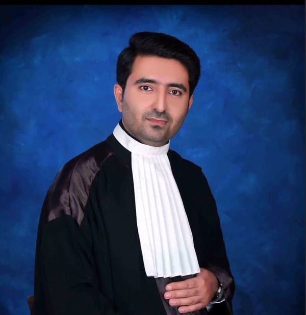 سید فرهاد موسوی؛ بهترین وکیل پایه یک دادگستری کرج