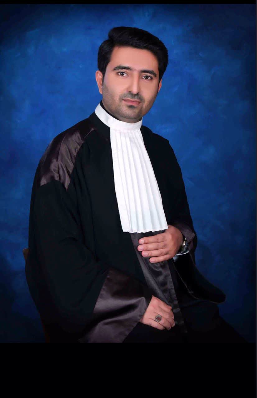 بهترین وکیل کرج (سید فرهاد موسوی)